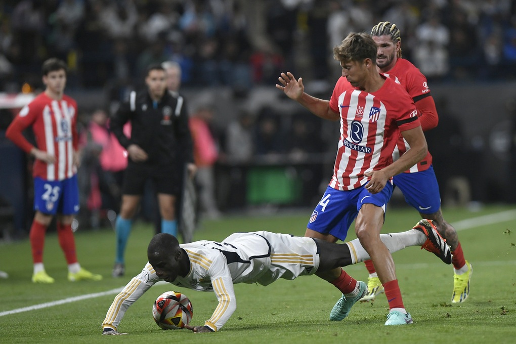 Real Madrid defeated Atletico in a match with 8 goals - 1