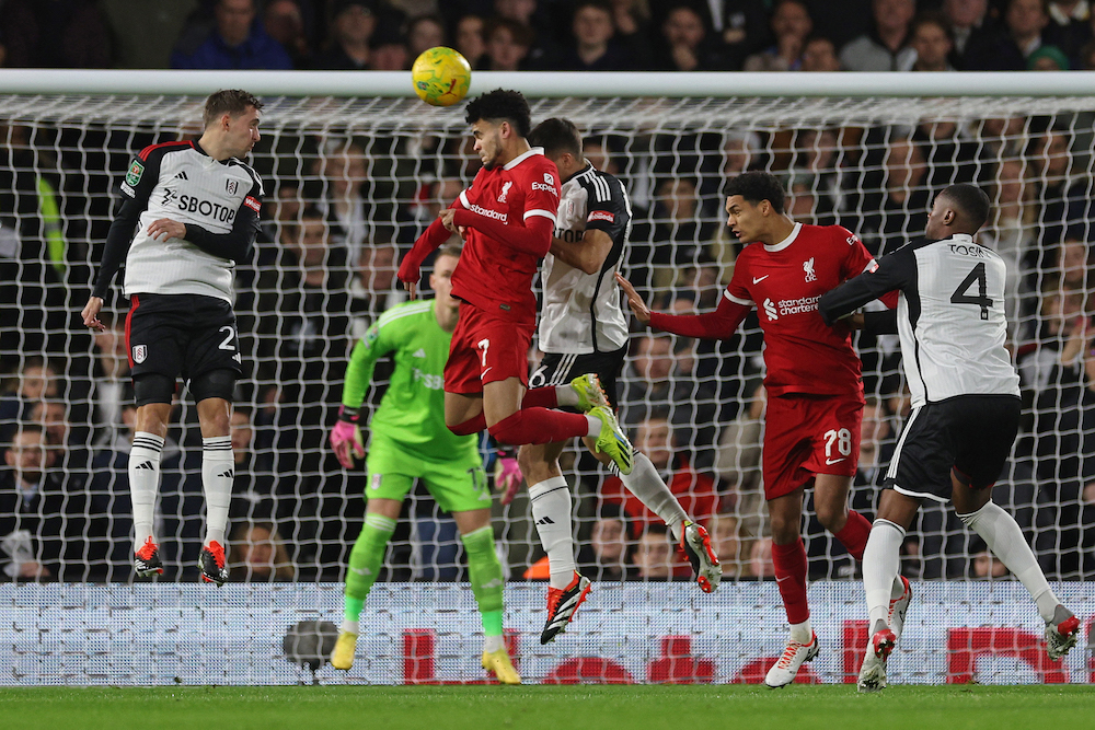 Liverpool nhọc nhằn vượt qua Fulham để vào chung kết Cúp Liên đoàn Anh0