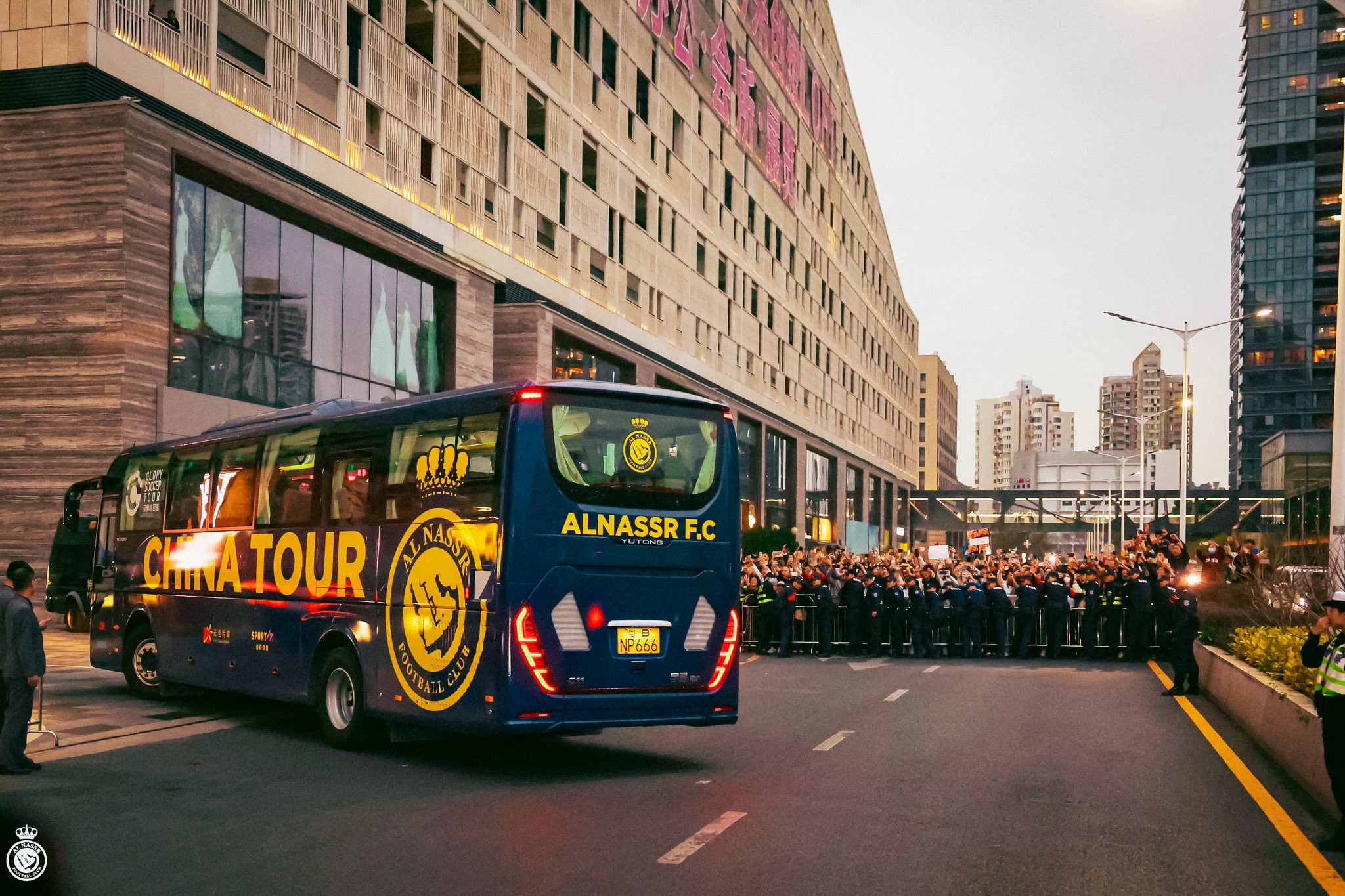 Saudi Gazette on X: "#PICTURES: @AlNassrFC_EN squad, with Cristiano Ronaldo  at the forefront, welcomed warmly at Shenzhen Airport in #China  https://t.co/xuogoc5LOu" / X