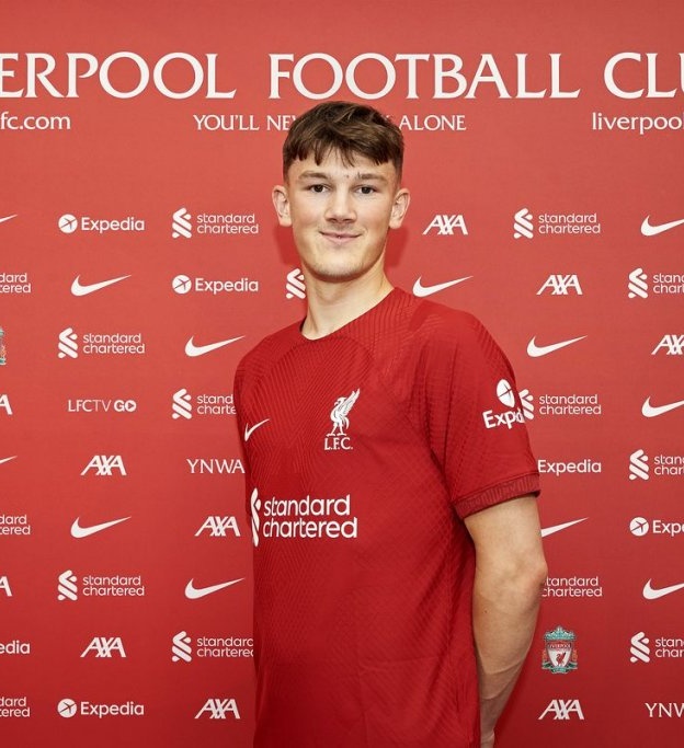 Lý do Calvin Ramsay không tới Thái Lan cùng Liverpool