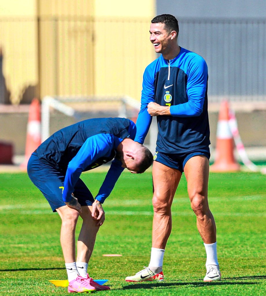 TCR. on X: "Cristiano Ronaldo in training today. He's looking really happy  ️ https://t.co/eqHbZVgqUt" / X