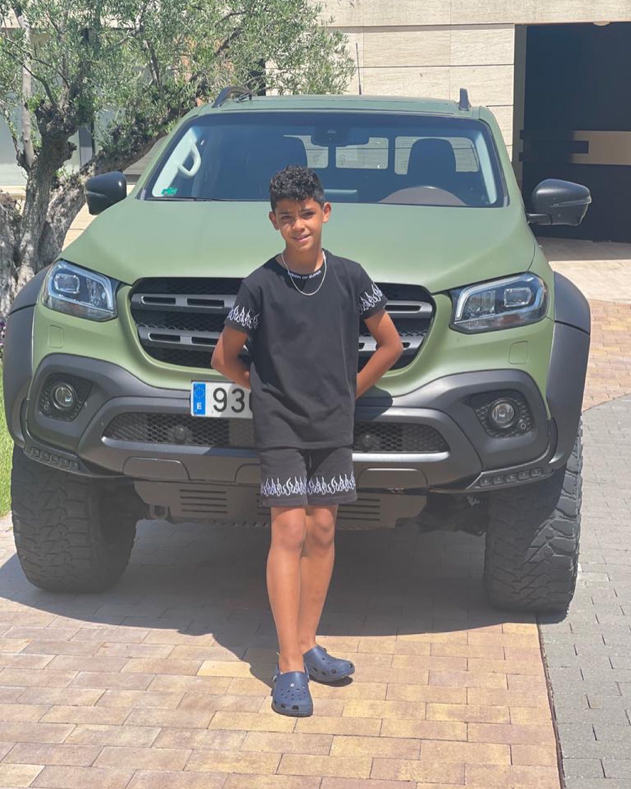 Cristiano Ronaldo gifts lookalike son car on his birthday - Adomonline.com