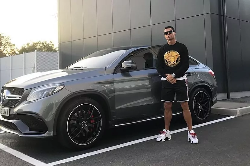 Los despampanantes coches de Cristiano Ronaldo y sus precios | Motor