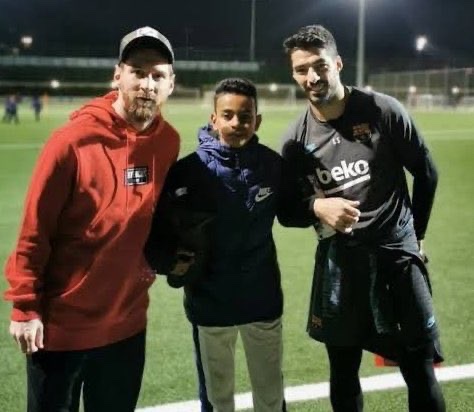 FC Barcelona Fans Nation on X: "A young Lamine Yamal with Leo Messi and  Luis Suarez. https://t.co/0f61yeI8Kg" / X
