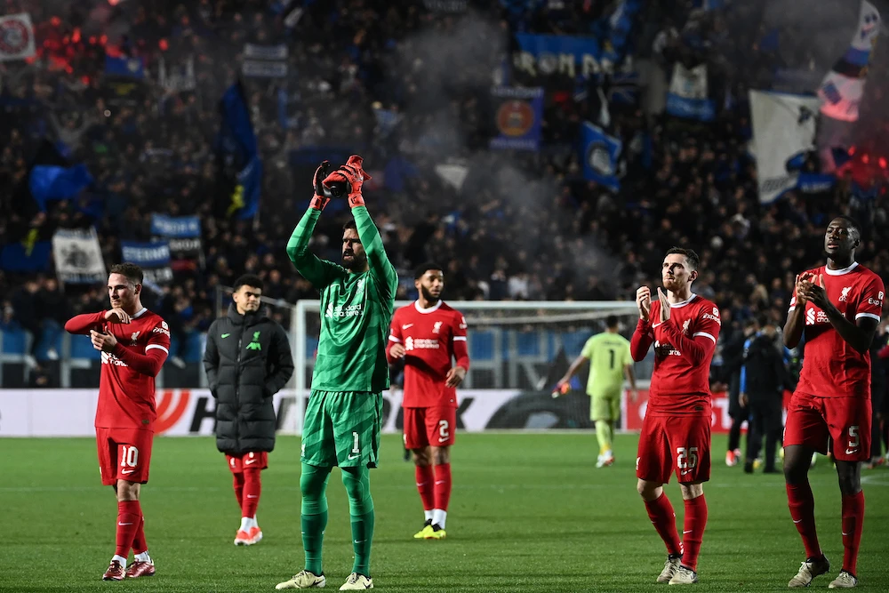 Salah ghi bàn nhưng Liverpool vẫn bị Atalanta loại ở tứ kết Europa League