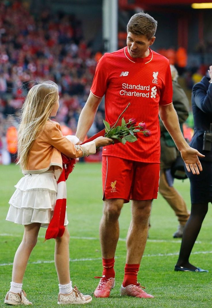 Watch Steven Gerrard's lap of honour and emotional farewell speech | Steven  gerrard, Liverpool soccer, Liverpool legends