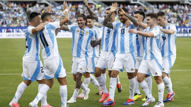 Messi not on the field, Argentina still excels with a perfect record in Copa America - Photo 1.