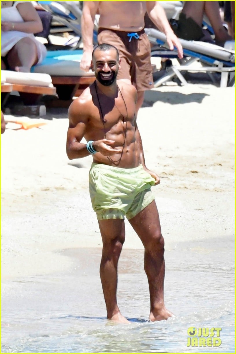 Soccer Star Mohamed Salah Bares Ripped Body at the Beach in Greece!: Photo  5054497 | Mohamed Salah, Shirtless Photos | Just Jared: Entertainment News