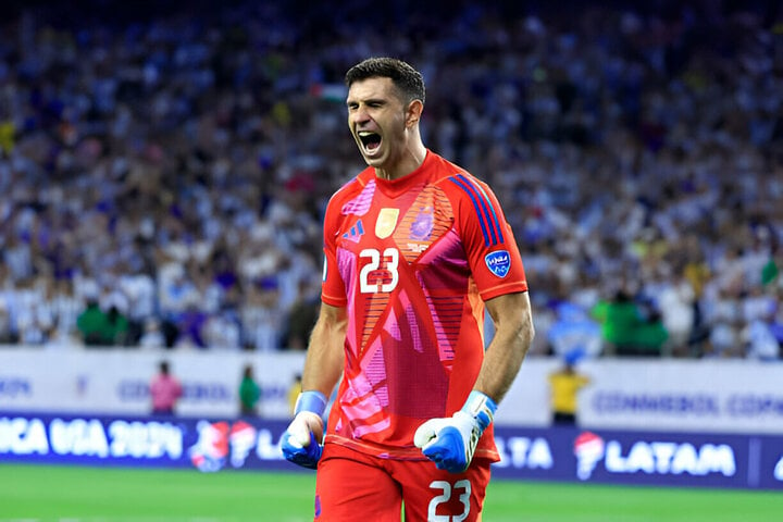 Emiliano Martinez once again saved Messi and Argentina from defeat.